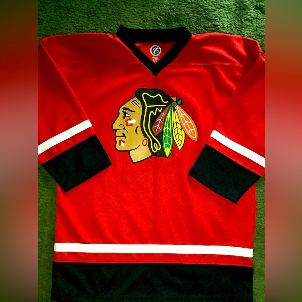 Red Chicago Blackhawks Hockey Jersey with Logo